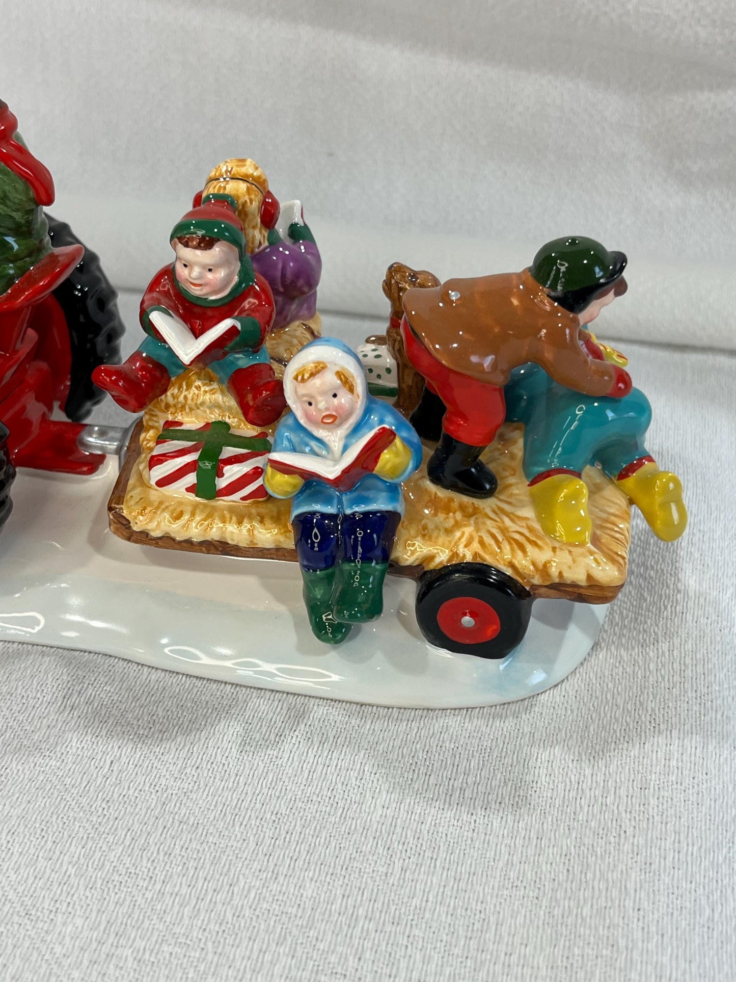 Department 56 Snow Village Series "Caroling At The Farm"