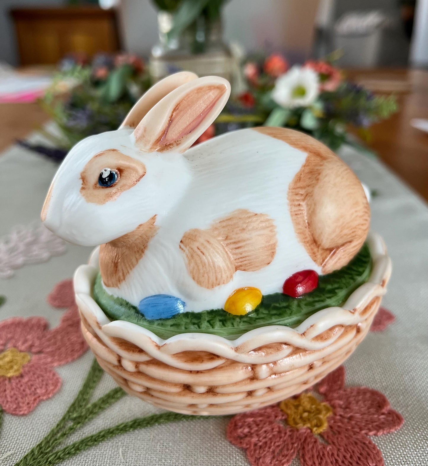 Hand Painted Glass Bunny Rabbit on a Basket 2 part box 4"