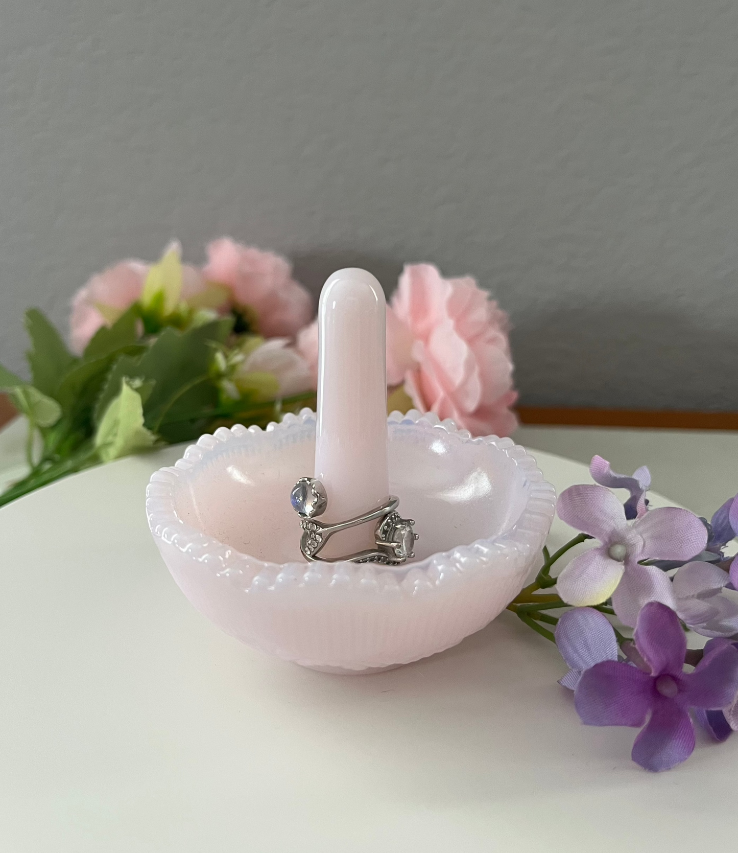 Light Pink Glass Ring Holder Crown Tuscan