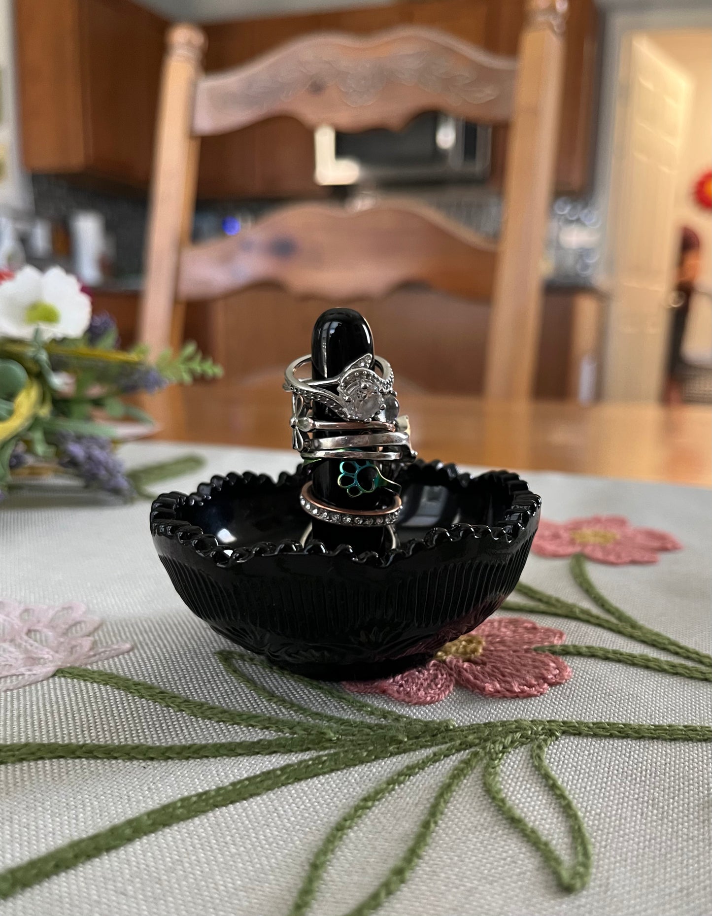 Glossy Black Glass Ring Holder