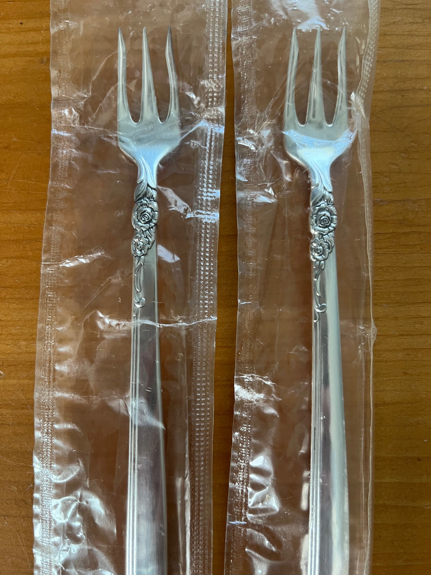 Oneida Prestige Gay Adventure Silverplate Set of 2 Cocktail Seafood Forks