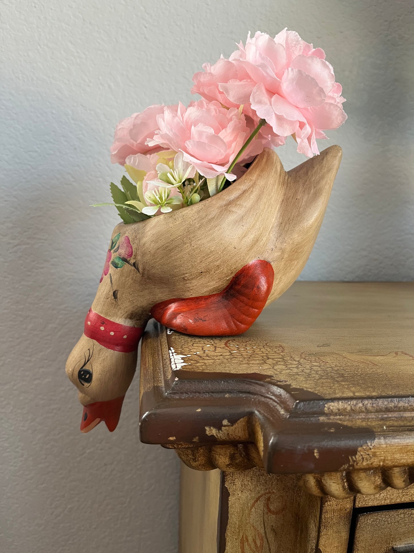 Goose Shelf Sitter Planter