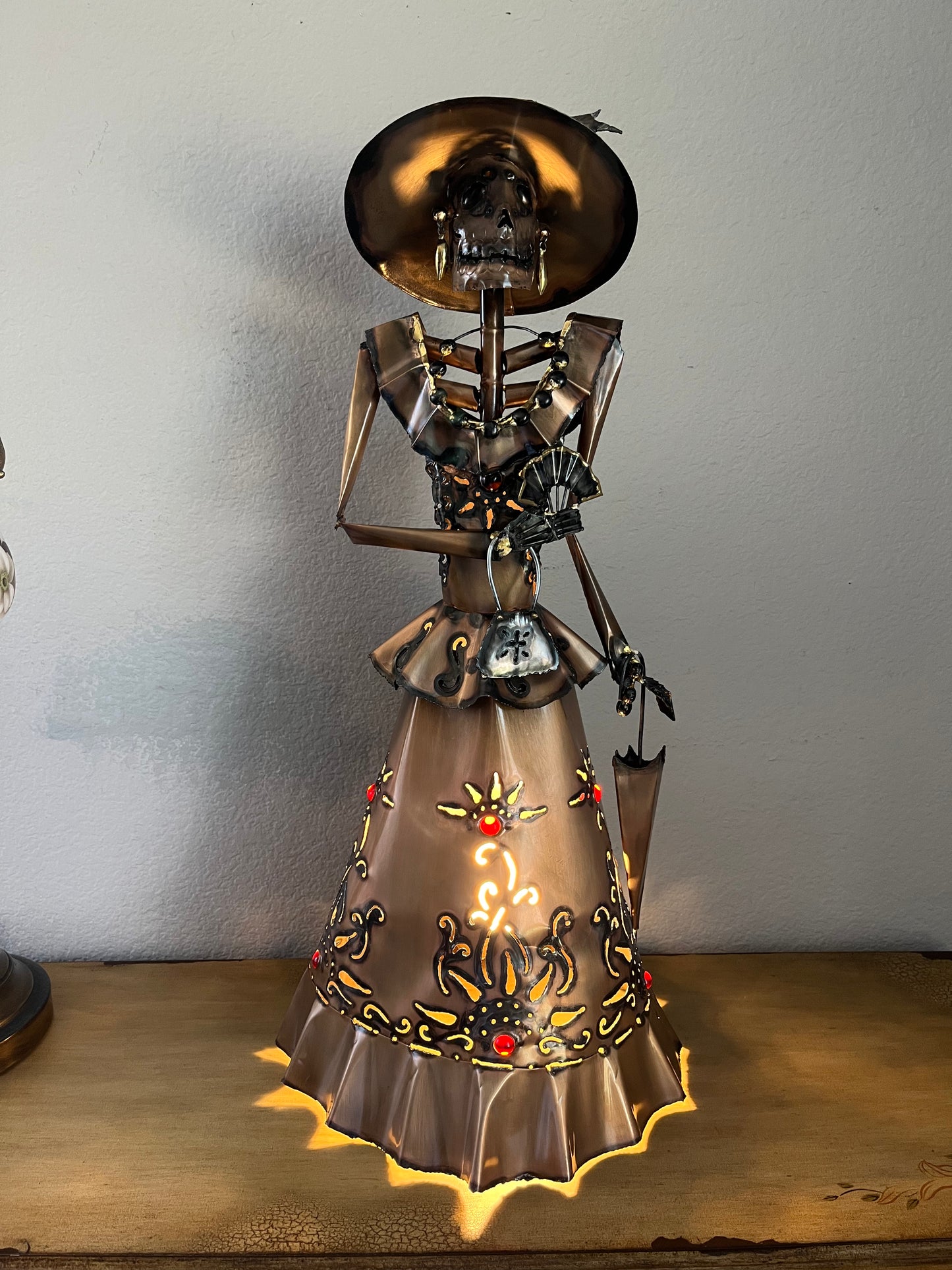 Electric Catrina Lamp 24" Copper Finish