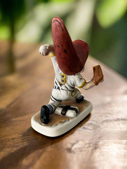 Goebel Co-Boy Pat the Pitcher Gnome